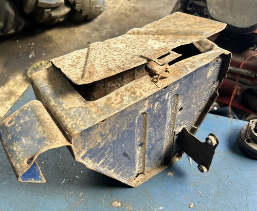Leyland tractor toolbox 270 - leyland,