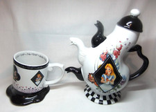 Disney Mad Hatters Teapot Tea