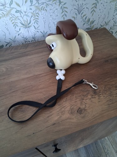 Wallace gromit dog walking - &,
