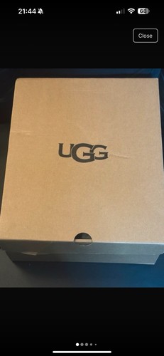 Ugg - ,