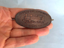 VINTAGE SOUTHERN RAILWAY CAP BADGE ISLE of WIGHT SECTION metal copper locomotive