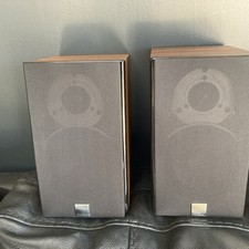 Dali Zensor 1 pair of Bookshelf Speakers, in great condition, A.1.Walnut finish 
