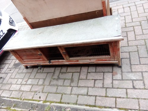 Rabbit hutch 5ft 2ft - hutch, x