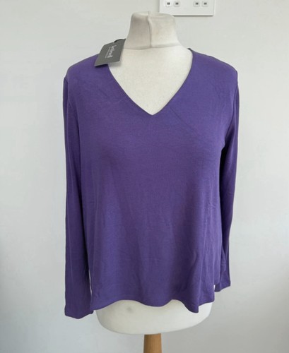 Kettlewell neck layered top - v,