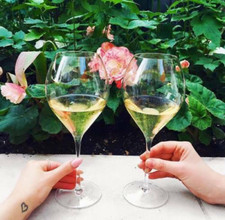 VEUVE CLICQUOT CHAMPAGNE