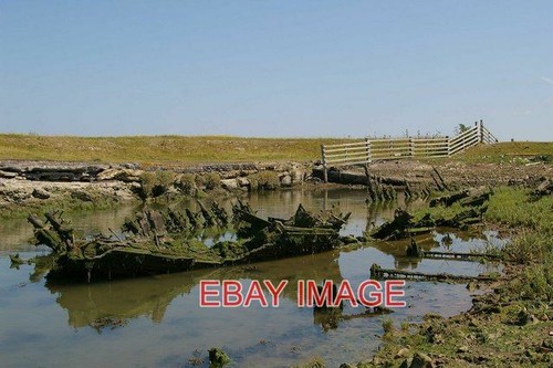 Photo busted barge wonder - i,