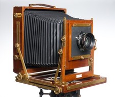 GANDOLFI 10X8 CAMERA WITH 4X5 REDUCING BACK AND 210 mm LENS 4 DARK SLIDES