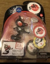 Skunk Fu! Figure + 2 FuFlyerz & Launcher - rare Retro Toy In Original Packaging