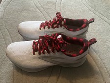 BRAND NEW Brooks Running