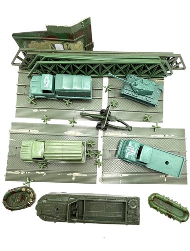 Huge vintage toy army - vintage,