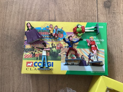 Corgi the showmans - range, set