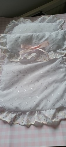 Hand made embroidery - , anglaise