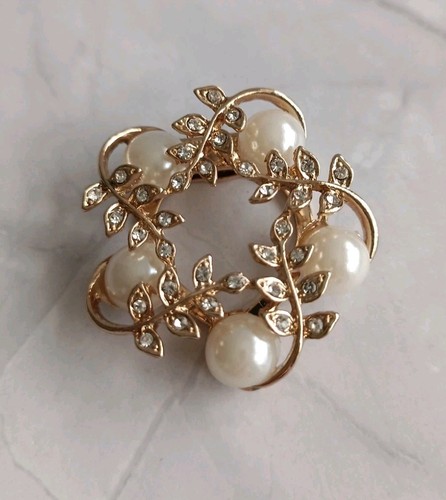 Gold tone faux pearl flower - pearl,