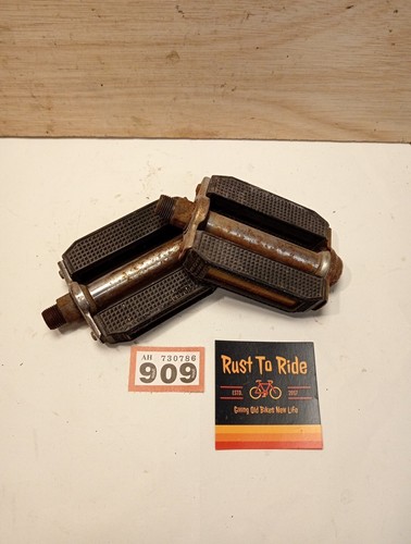 Vintage bicycle pedals 909 - vintage,