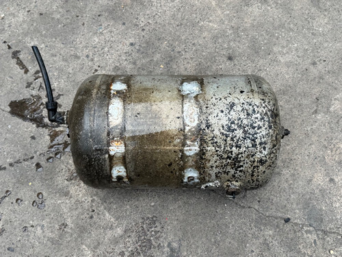 Volvo 2016 air reservoir - volvo,