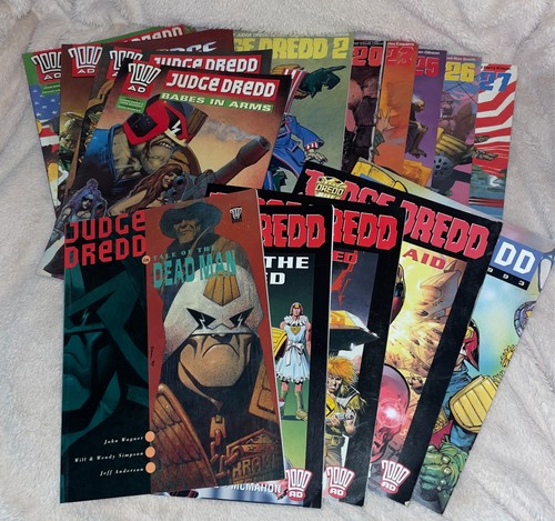 Judge dredd comic - dredd,