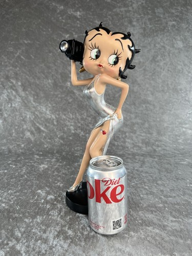 Only large betty - only, figurine