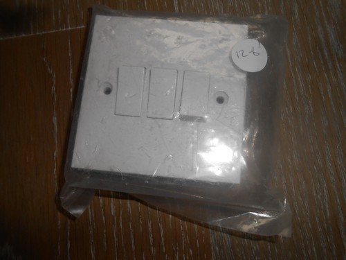 Wickes triple light switch