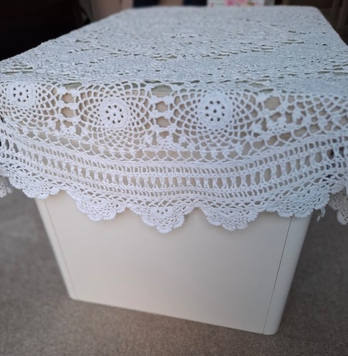 Vintage white round crochet - vintage,