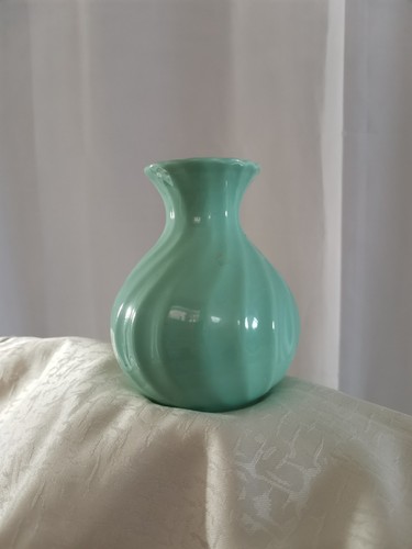 Vase with swirl design - with,