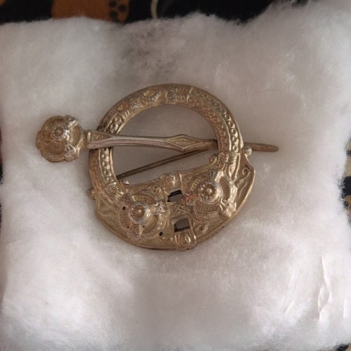 Celtic brooch penannular - celtic,