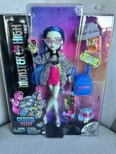 Monster High Ghoulia Yelps doll. G3 New in box
