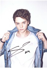 CONOR MAYNARD - Signed 12x8 Photograph - MUSIC - SINGER