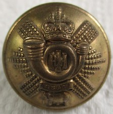 British Army:"HIGHLAND LIGHT INFANTRY BRASS BUTTON" (26mm, QE2 Crown, 1950s Era)
