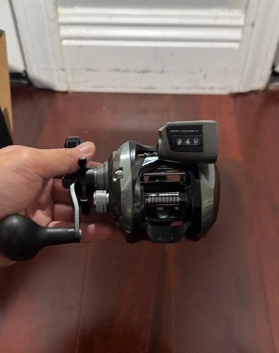 Okuma convector baitcast reel - baitcast,