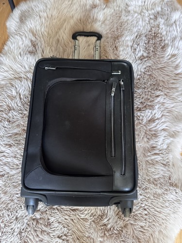 Tumi arrive - tumi,