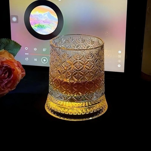 Spinning crystal whiskey - crystal,