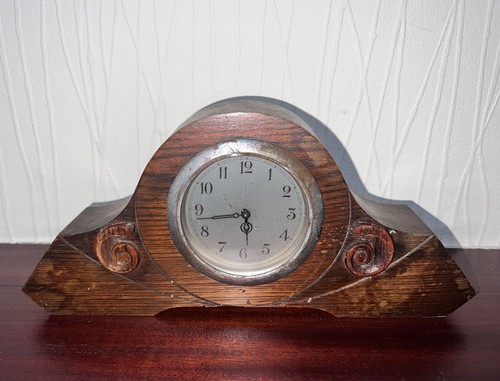 Vintage wooden mantel clock - wooden,