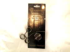 Twilight Saga New Moon Victoria's Necklace 2009 NECA Hot Topic merchandise NEW