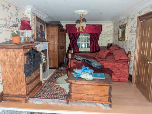 Dolls house victorian - dolls,