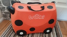 Trunki  18L The Ladybug Ride-on Kids Suitcase  Red