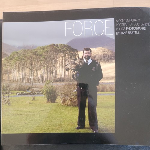 Force a contemporary - :,