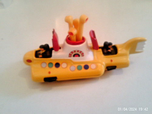 The beatles corgi yellow - the,