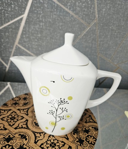 Fine bone china - bone, with
