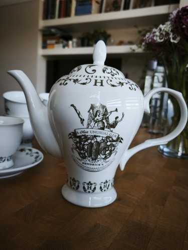 Hendricks gin tea set - hendricks,