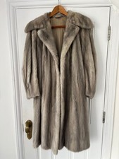 Vintage Women's sable Mink fur coat 