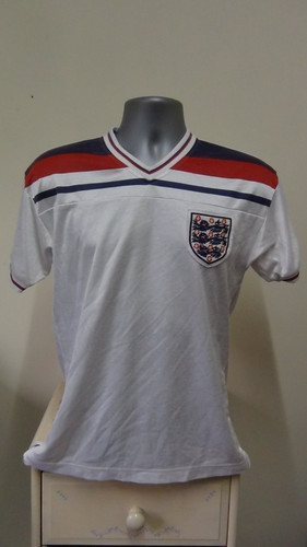 Score draw england - england, home