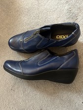 Paia Blue leather wedge shoes with a zipper on the Front