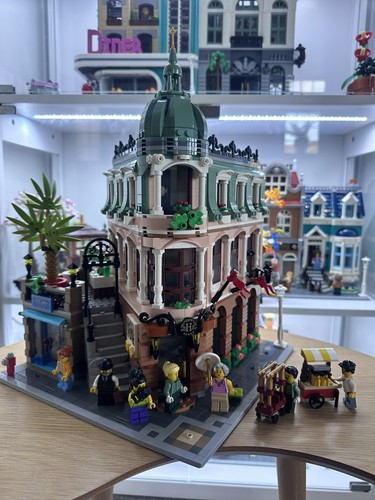 Lego icons boutique hotel - boutique,