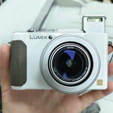 Panasonic LUMIX DMC-LX7 10.1MP