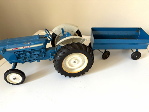 Ford 4000 diecast - ford,