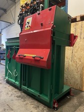 Gradeall G5T Vertical Baler