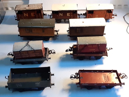 Hornby gauge nine items of - o,
