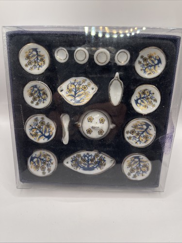 Miniature dolls house - 1:12,