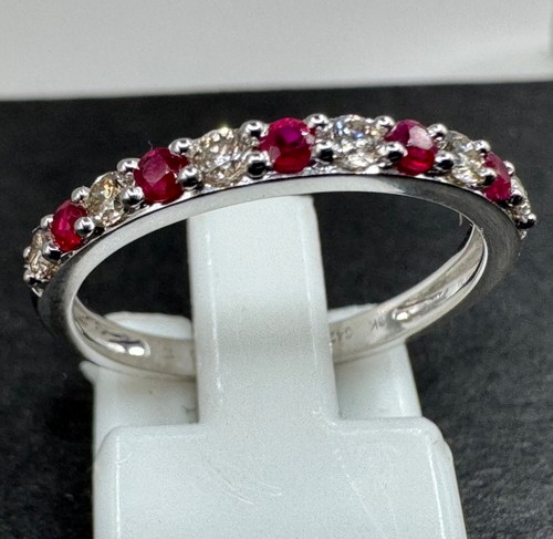 9ct white gold - ruby, &
