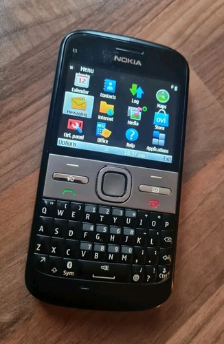 Nokia black silver - e5-00,